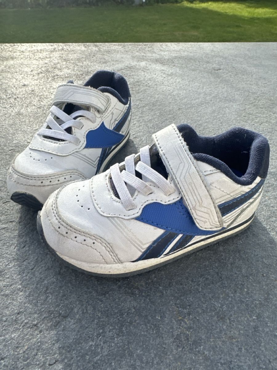 Reebok Schuhe für Jungen: Reebok Kinderschuhe, Grösse 23.5! – Gebraucht aus Arisdorf von Pidri