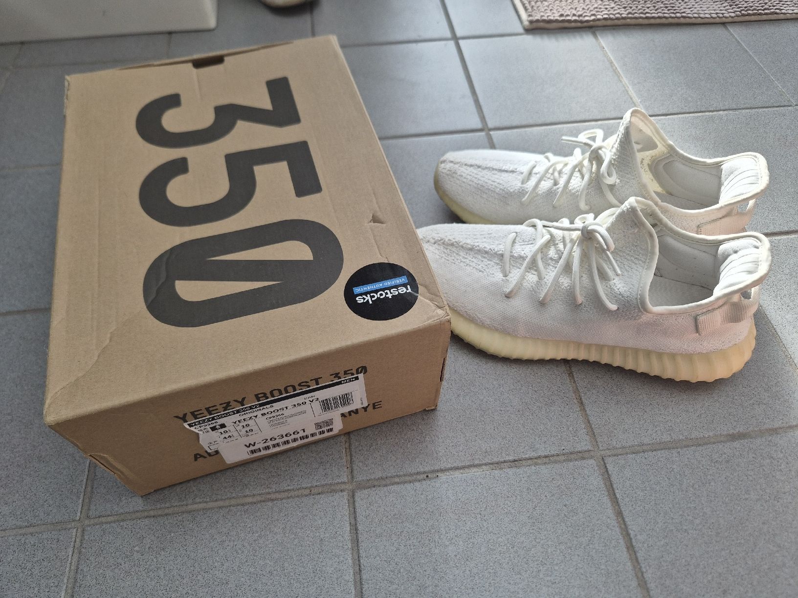 Adidas Scarpe da uomo: Adidas Yeezy V2 weiss – Usato da Oberglatt ZH venduto da Hamilton 2