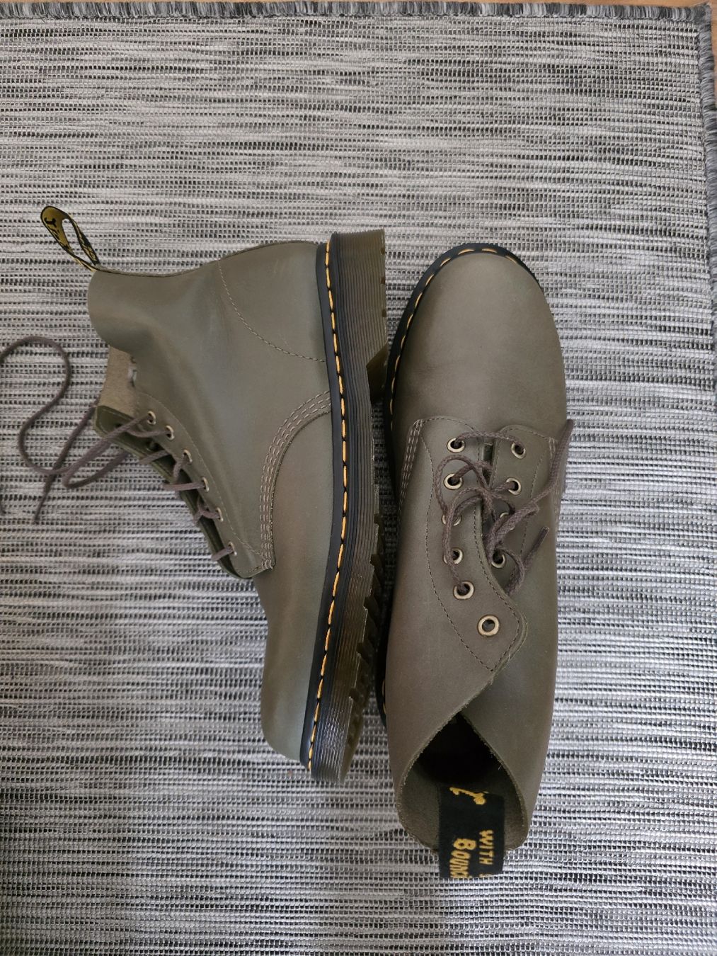 Dr. Martens Herrenschuhe: Dr. Martens 1460 Smooth Olive Gr. 45 – Gebraucht aus Luzern von Volomatico92 1
