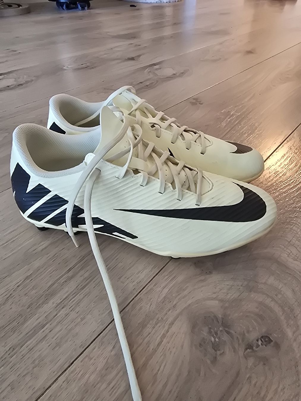 Nike Scarpe da uomo: Nike Fussball Rasenschuhe – Usato da Baar venduto da YvonneSch01