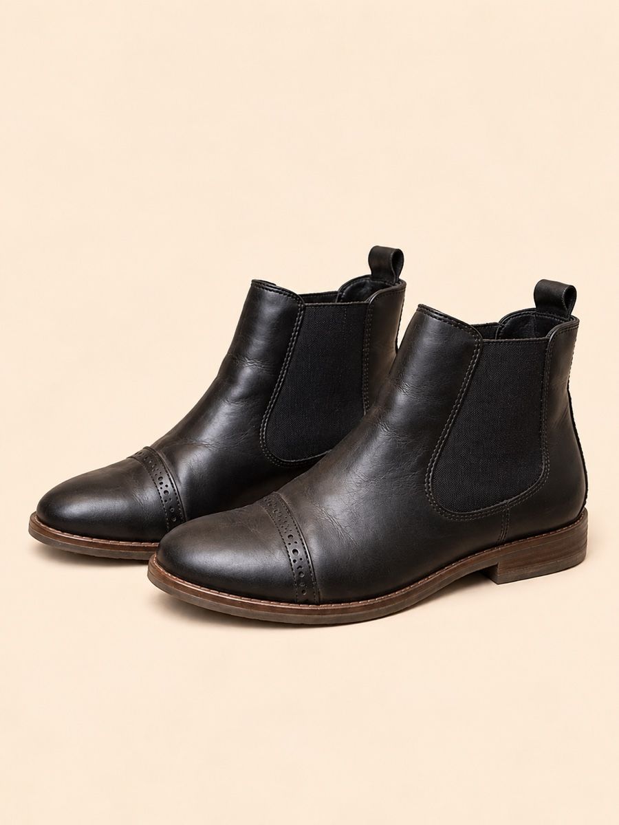 Scarpe da uomo: BOTTINES NOIRES À ÉLASTIQUES – Nuovo (secondo la descrizione) da Lausanne venduto da KeNaChic 2