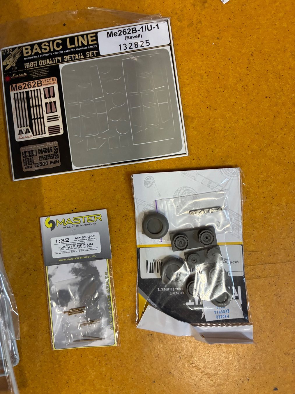 Revell Kit di modellismo & Modellini statici: Messerschmitt Me -262 1:32 Revell – Nuovo e nell'imballaggio originale da Rapperswil BE venduto da Silverwings 2