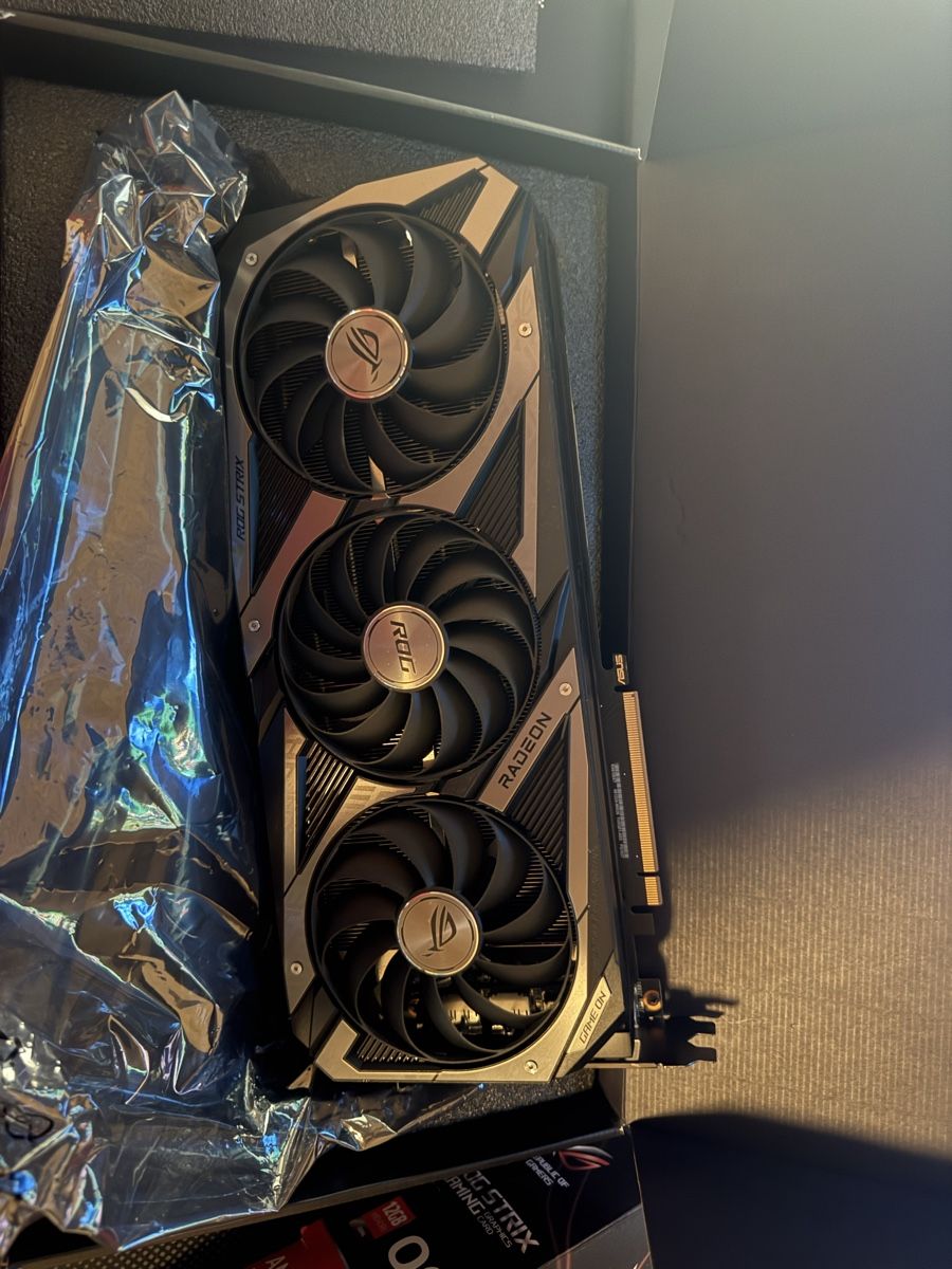 Asus Schede grafiche: Rx6700xt Wie neu – Usato da Hägendorf venduto da kad_5nl6