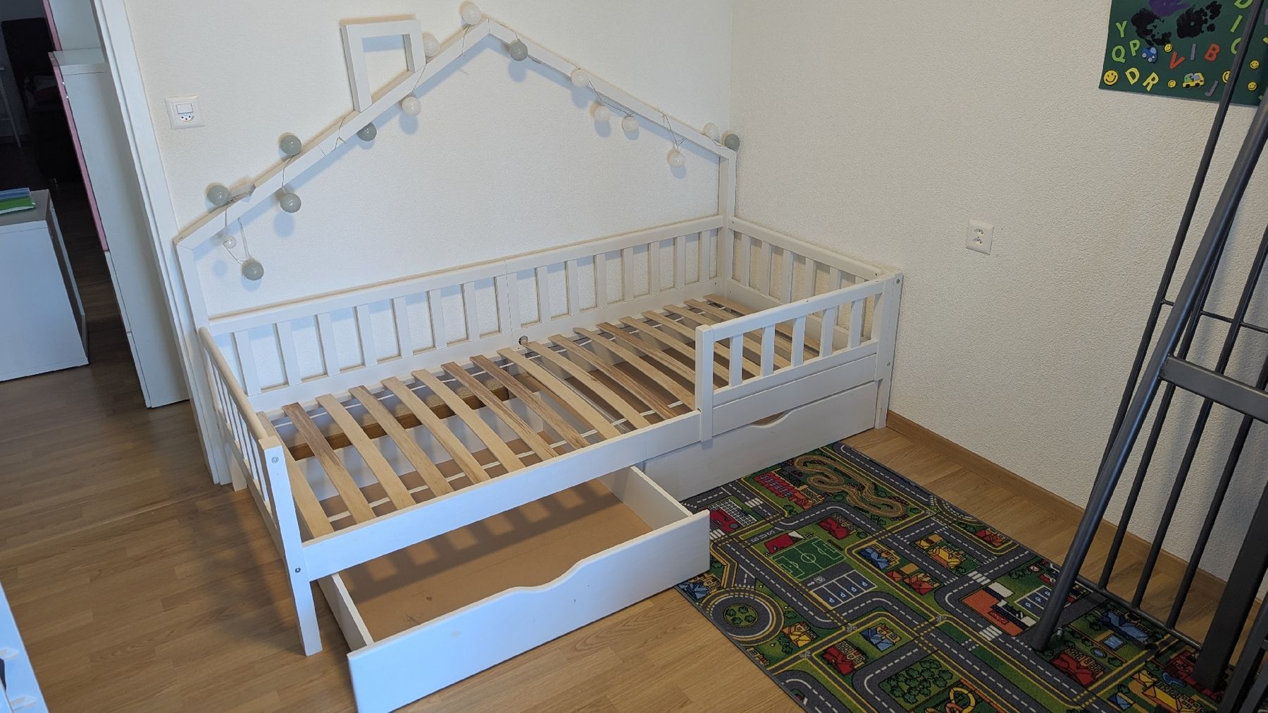Betten: Kinder Hausbett – Gebraucht aus Illnau von Moglie.81