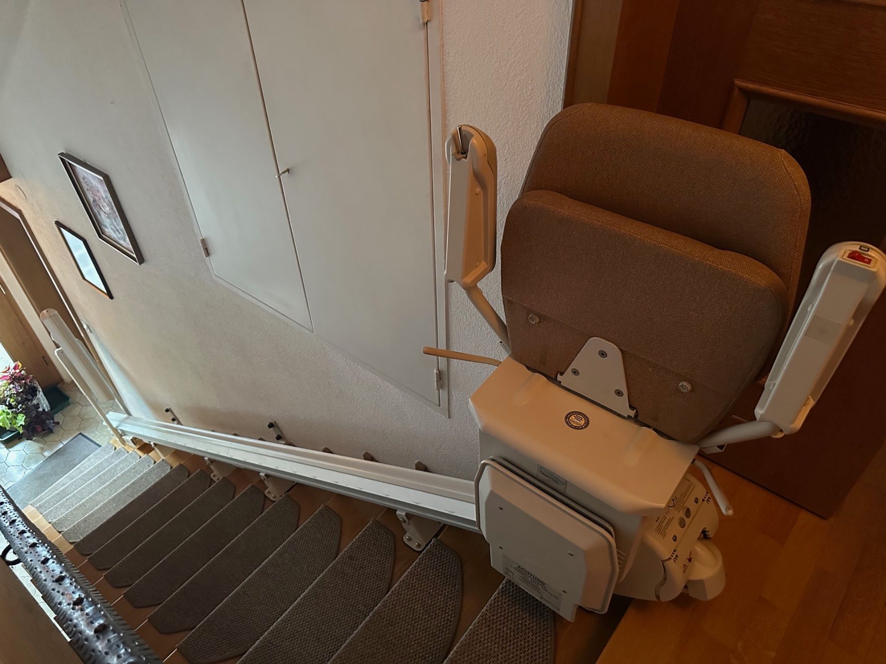 Attrezzature mediche: Treppenlift – Usato da Triesen venduto da dor_5t9v