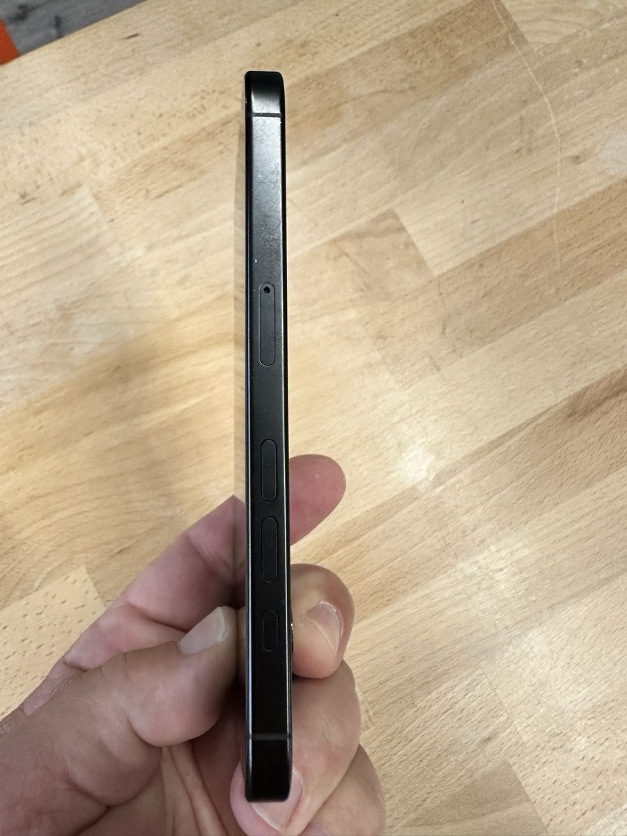 Apple Telefoni cellulari / Smartphones: I Phone 16 Pro 256 GB Black Titanium – Nuovo (secondo la descrizione) da Diessbach b. Büren venduto da babs92 3