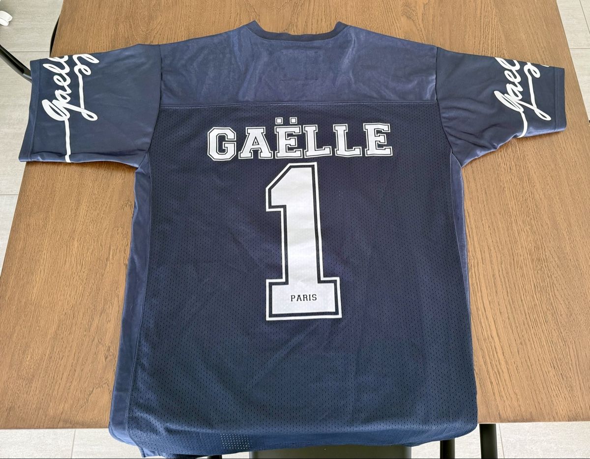 T-shirt: Gaëlle Paris Basket T-Shirt – Nuovo (secondo la descrizione) da Davesco-Soragno venduto da tin_6xjv 3