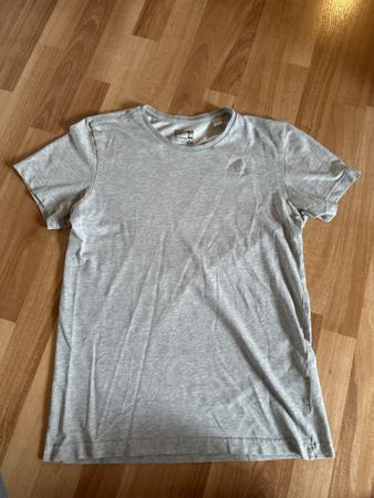 Adidas T-Shirt, grau, Gr. S einf. Brustweite ca. 46 cm