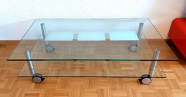 Moderner und schöner Salontisch - Couchtisch mit Glasplatte