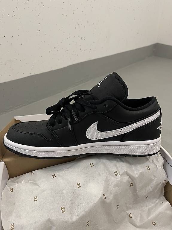 Jordan Scarpe da uomo: Jordan 1 Low Sneaker – Nuovo e nell'imballaggio originale da Hinwil venduto da Celine_2124 1