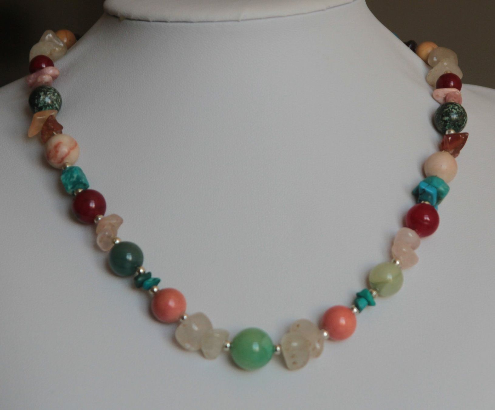 Ketten: AUS NACHLASS: Multi Color Edelstein Schmuck Kette Collier – Gebraucht aus Matten b. Interl von EdelsteineInterlaken