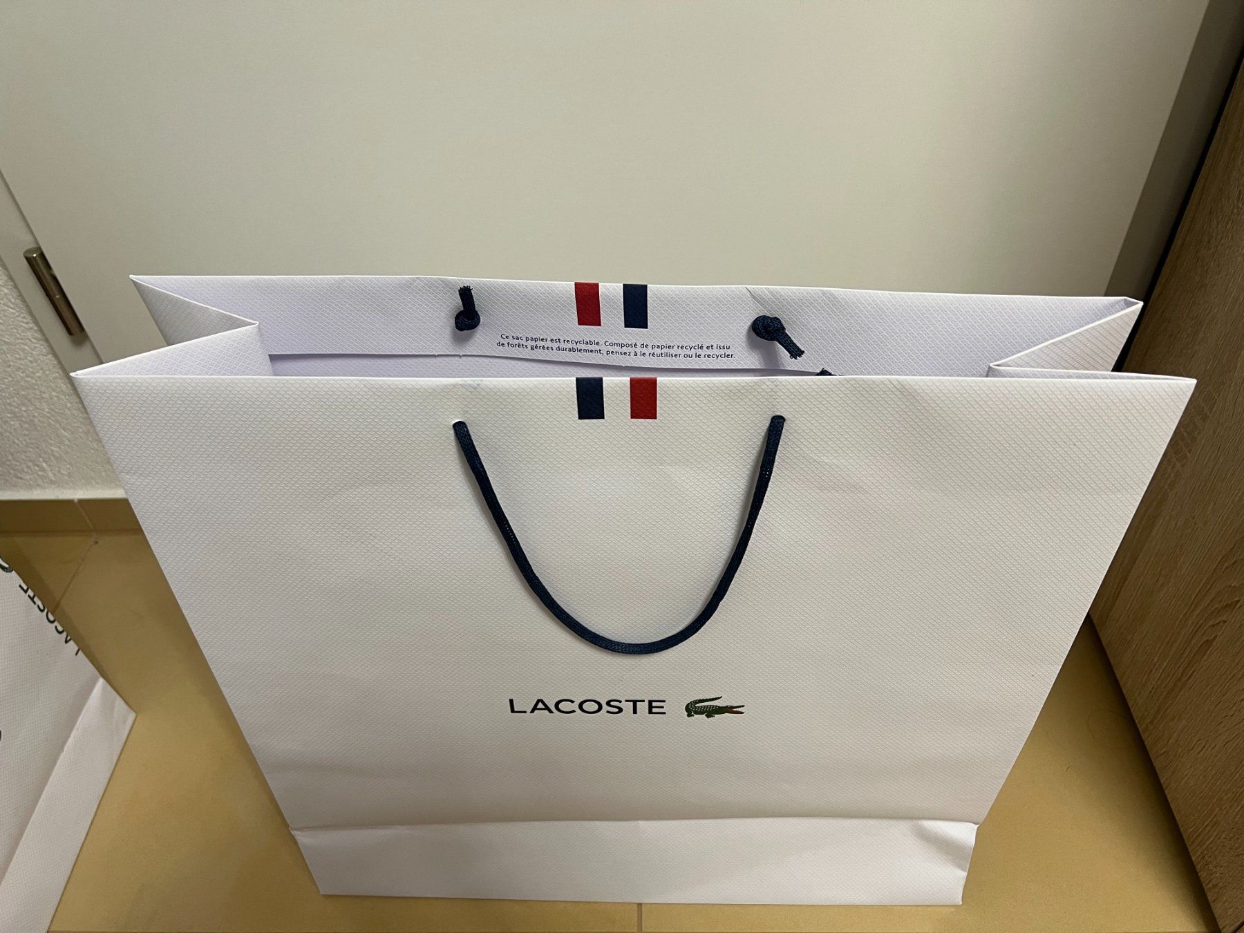 Lacoste Borse: Einkaufstasche von Lacoste – Nuovo (secondo la descrizione) da Neuenegg venduto da bra_55gz 1