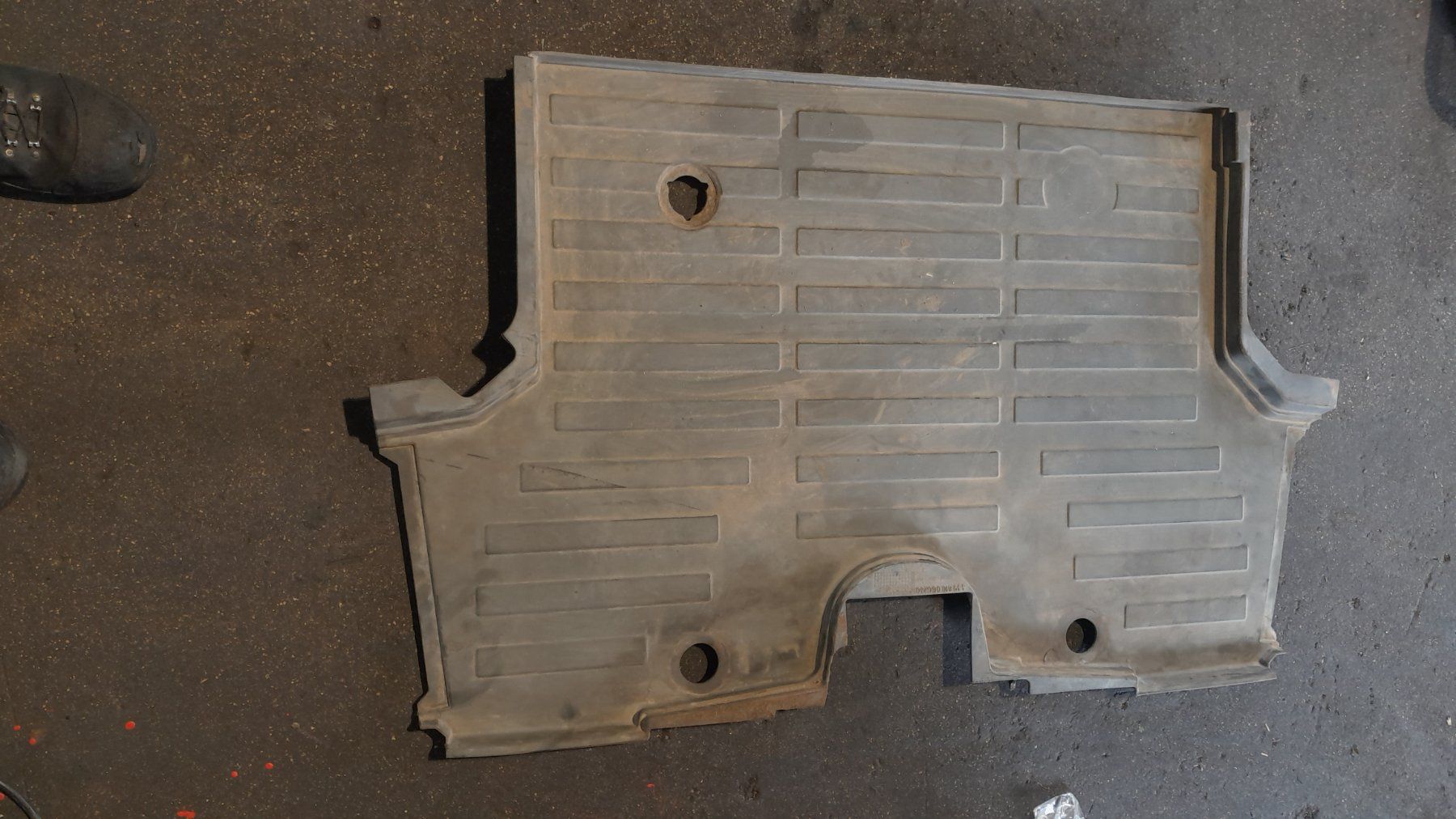 Fendt Trattori: Fendt tapis de cabine – Usato da les ponts de martel venduto da Robertjeanmary