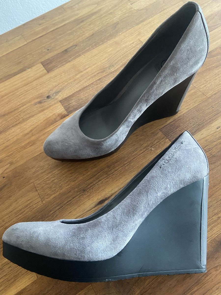 Calvin Klein Damenschuhe: Calvin Klein Keilabsatz Pumps, grau, Gr. 39 – Gebraucht aus Bäch SZ von manda8806 2