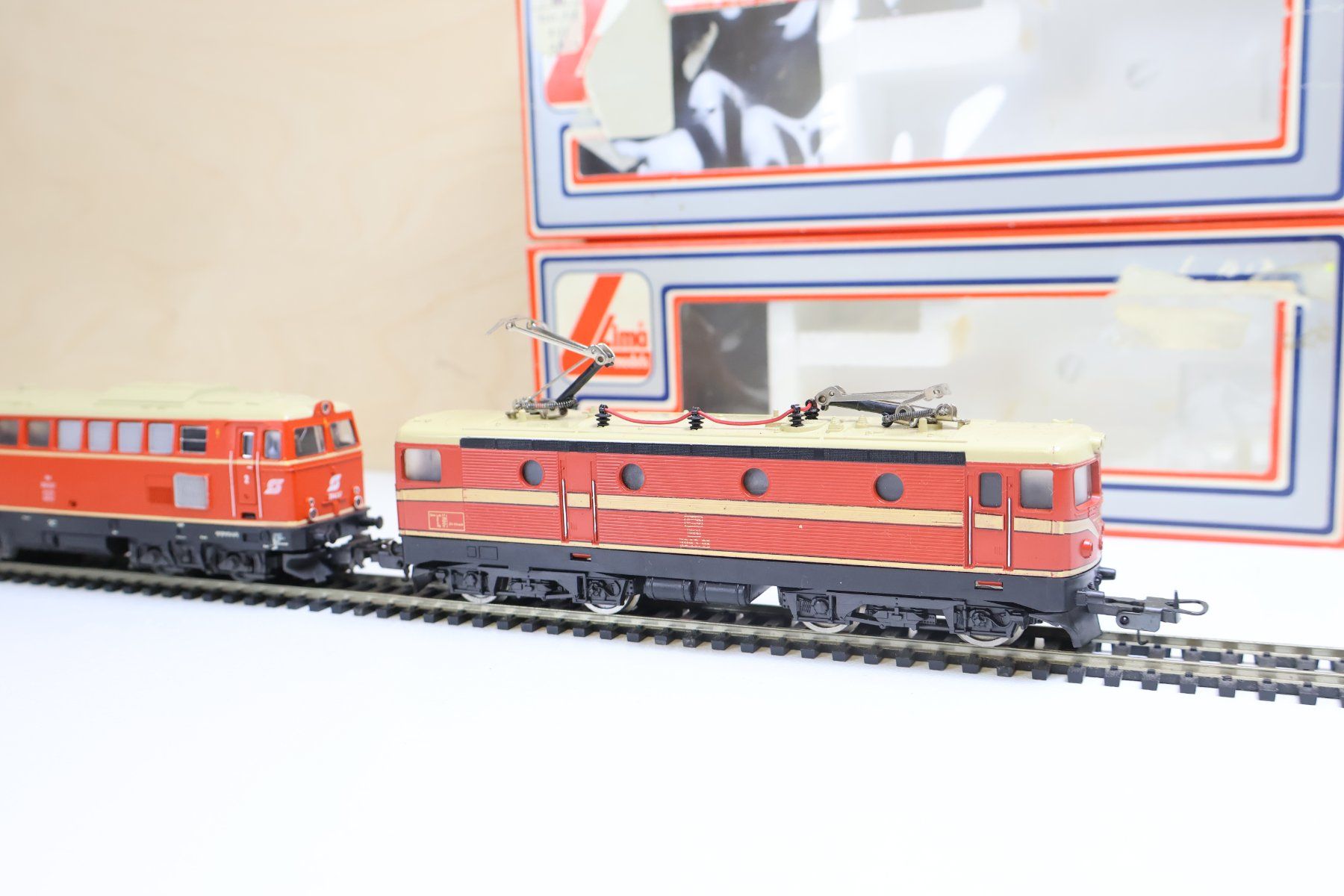 Lima Modellini di ferrovie: Lima Doppelpack ÖBB E-Lok + Diesellok H0 DC – Usato da Winterthur venduto da Monstera 1