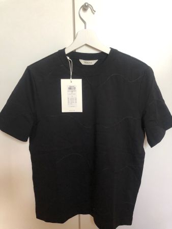 T-Shirt Selected schwarz mit Wellenmuster Grösse S neu