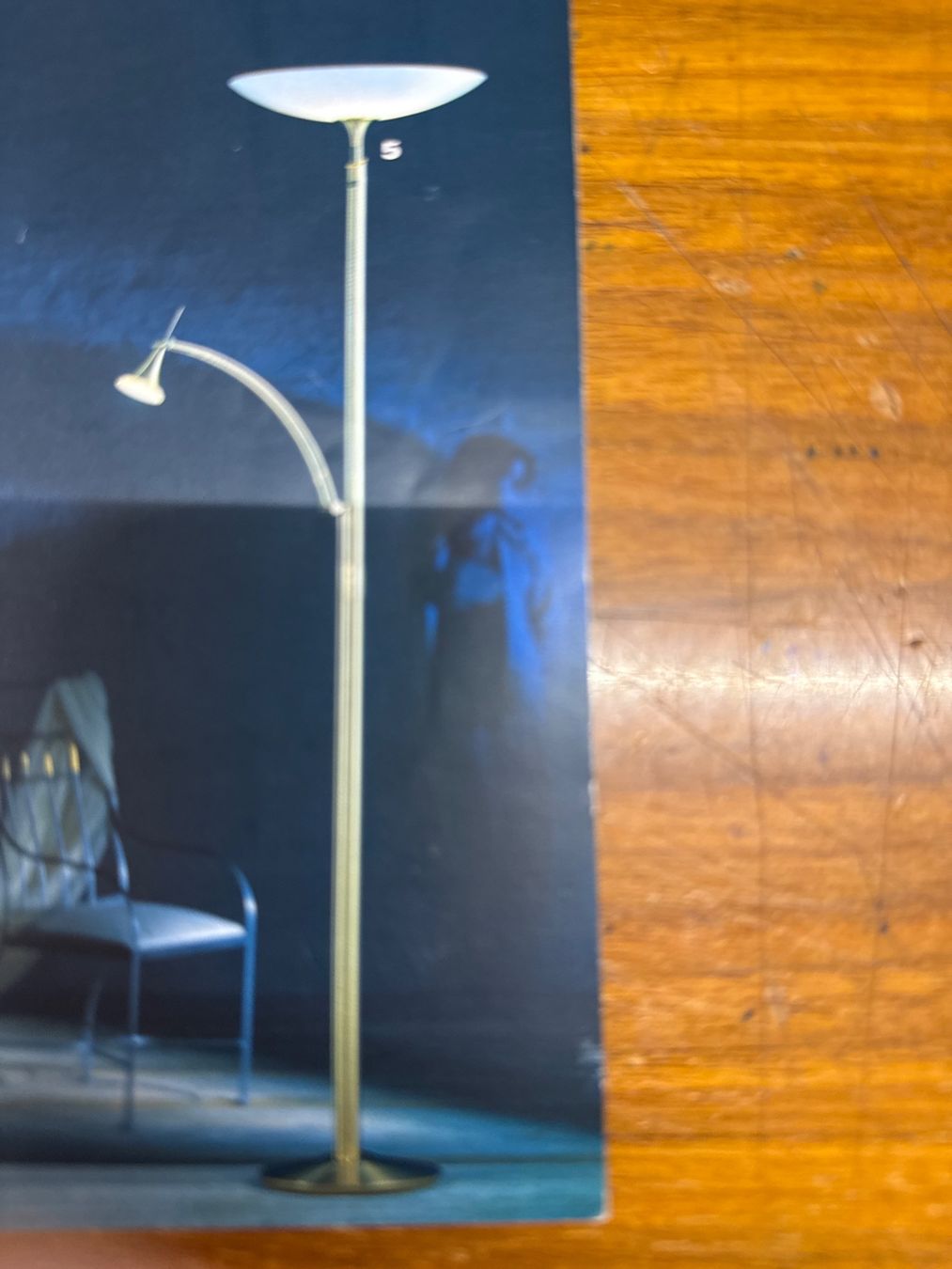 Lampenschirme: Lampada ad arco con luce orientabile, metallo – Gebraucht aus Allschwil von abiondo