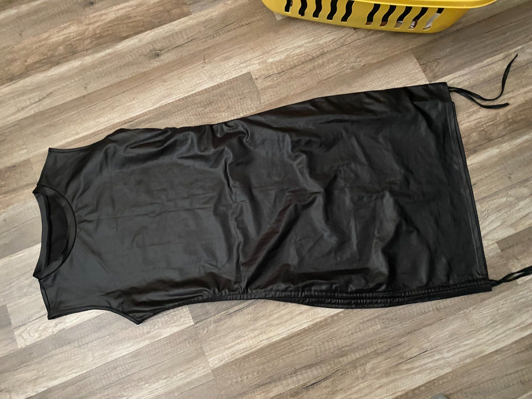 Vestiti: Kleid schwarz Grösse L – Usato da Allenwinden venduto da Obalu 2