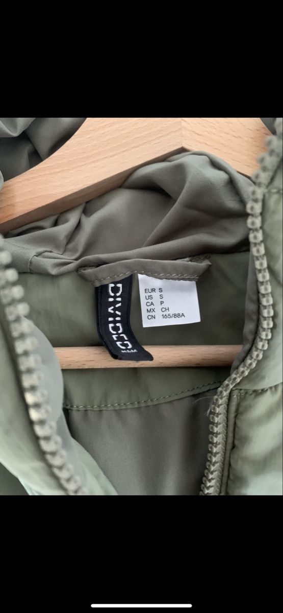 Gilet & Giacche senza maniche: Hooded Puffer Vest – Usato da Zürich venduto da chi_7k5b 2