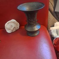Antike Blumenvase aus Metall, Vintage Deko für Zuhause!