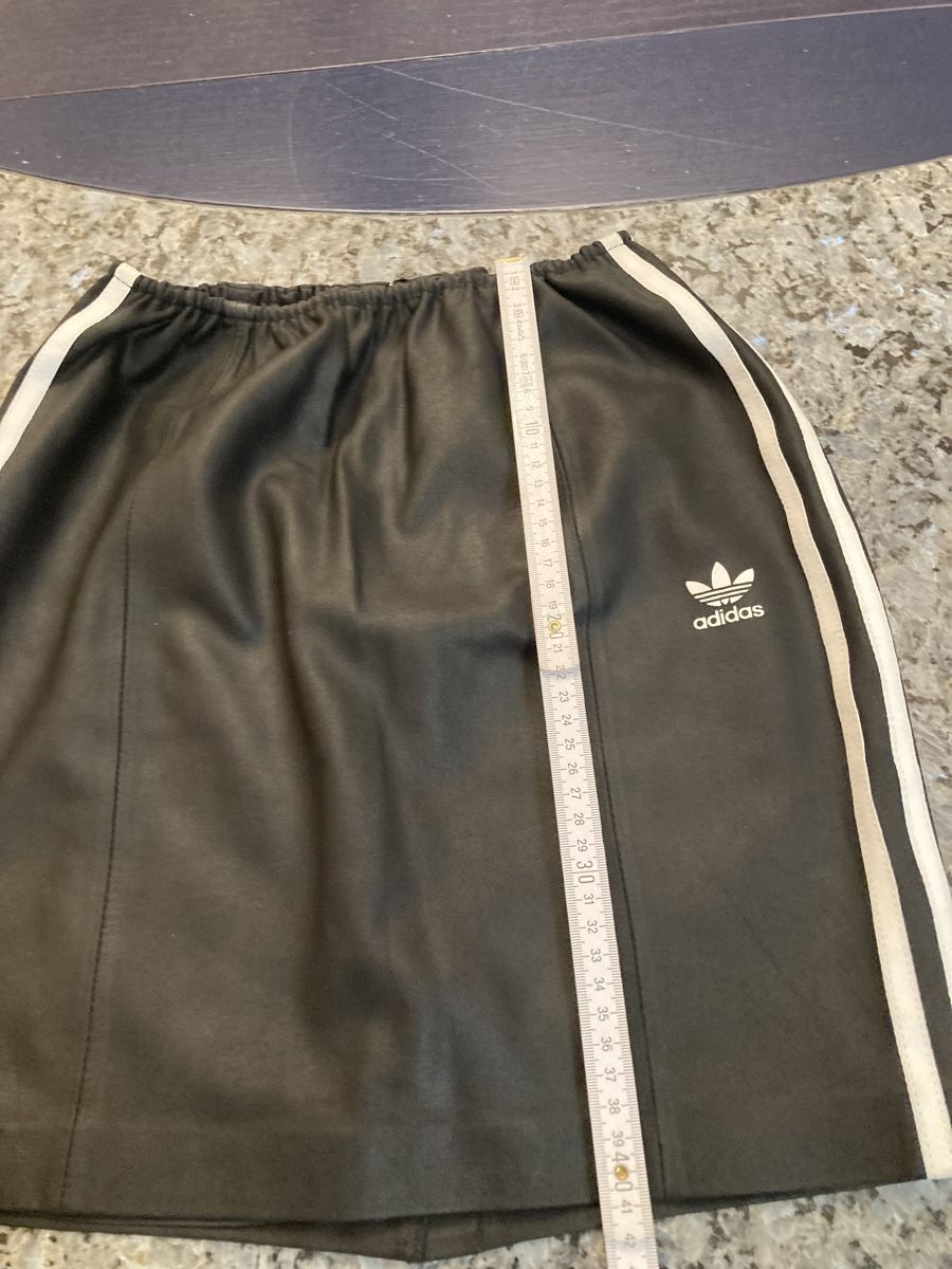 Adidas Gonne: Adidas Lederrock Gr S – Usato da Dietikon venduto da Closet_refurbished 2