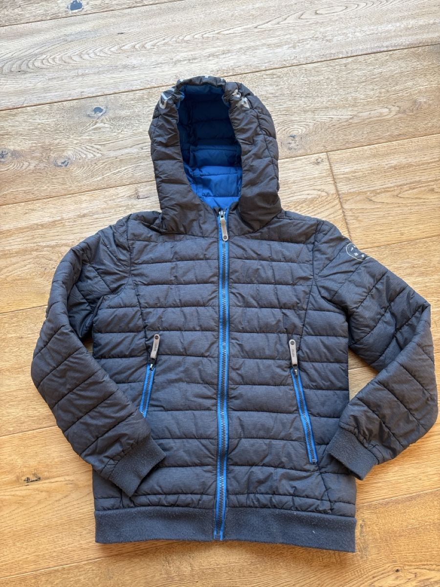46 Nord Vestes & Manteaux: Steppjacke 46 Nord, Gr. 140, , Grau/Blau – D'occasion à Wilen b. Wil par b-mountain