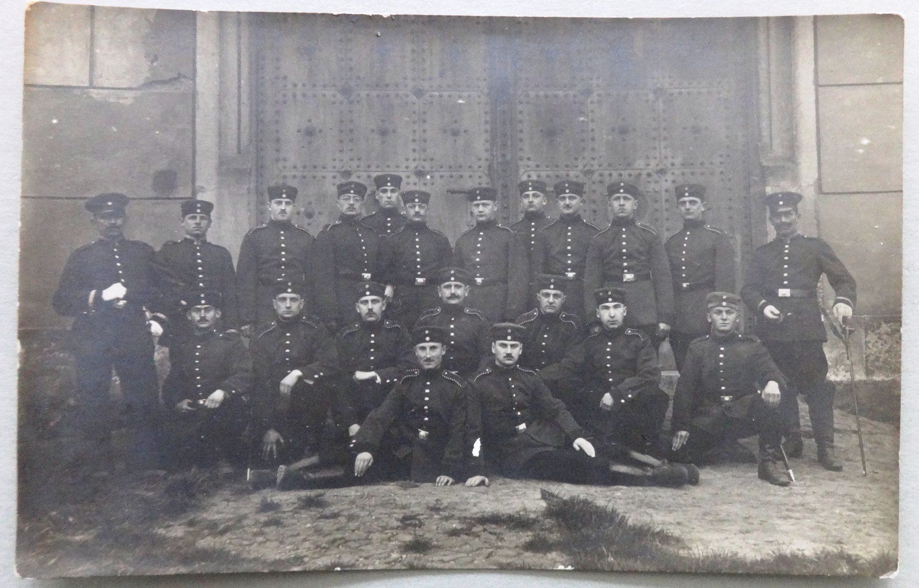 Cartes postales: Groupe de militaires – Défectueux à Fétigny par Billy2miny