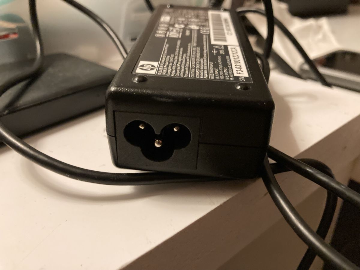 Hewlett Packard Caricabatterie: HP PPP009H Charger 65W AC Adapter Netzteil – Usato da Flawil venduto da rcnkr 5