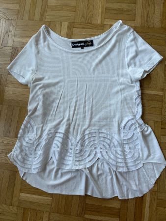 Desigual weisses Top mit Rüschchen