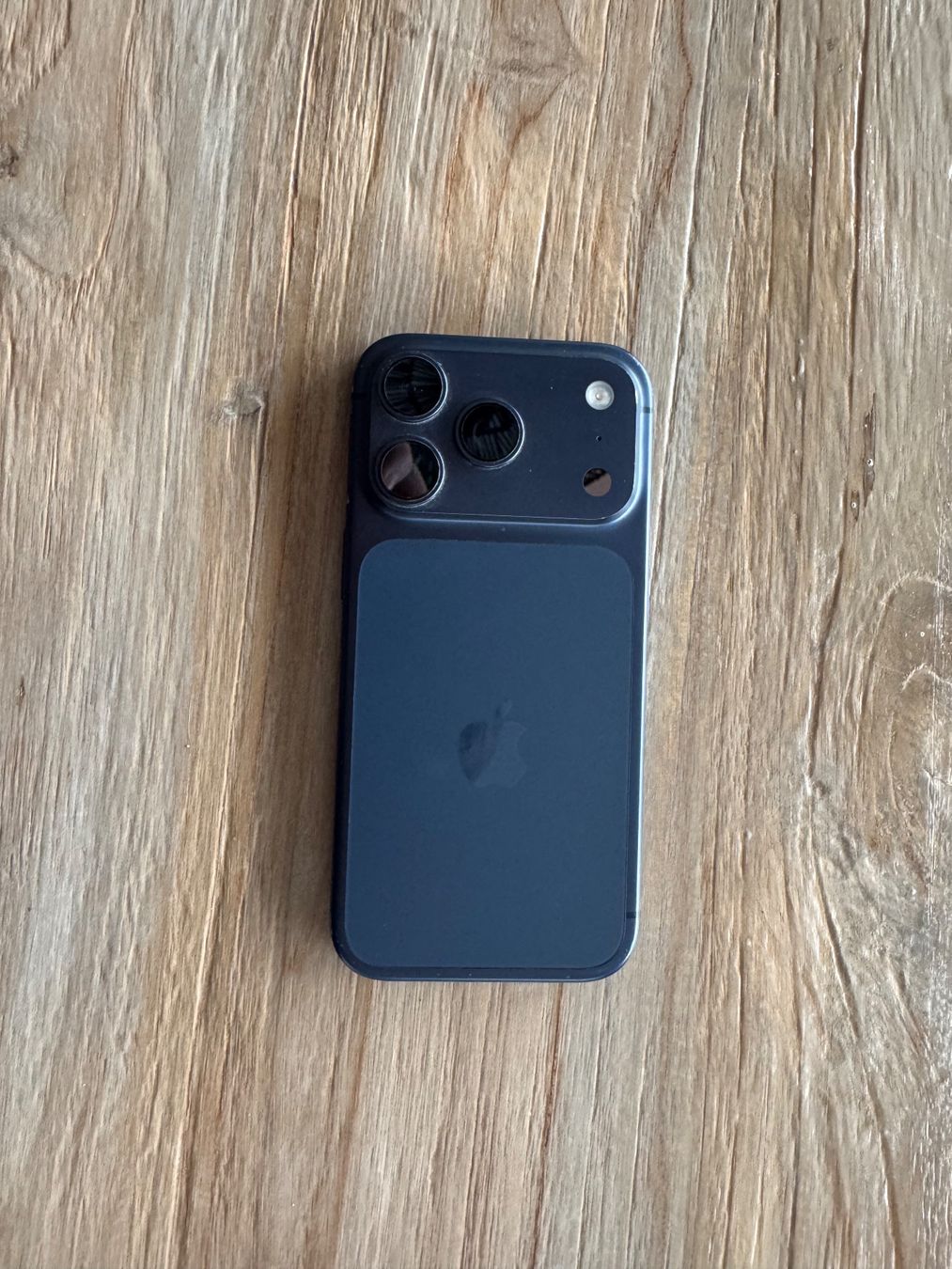Apple Handys / Smartphones: iPhone 17 Pro 256 Go Bleu intense – Neu (gemäss Beschreibung) aus Yvonand von tim_jxk7