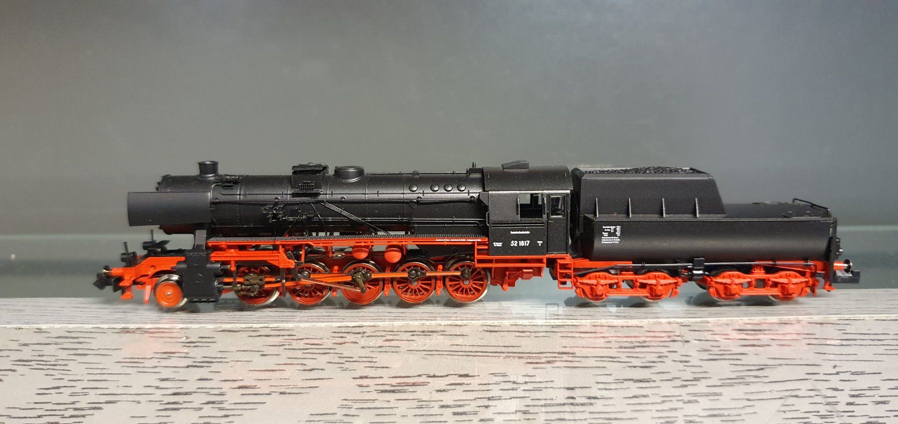 Fleischmann Modelleisenbahnen: FLEISCHMANN:N: DB DAMPFLOK BR 52 715201 TOP/OVP – Gebraucht aus Biglen von taunus82