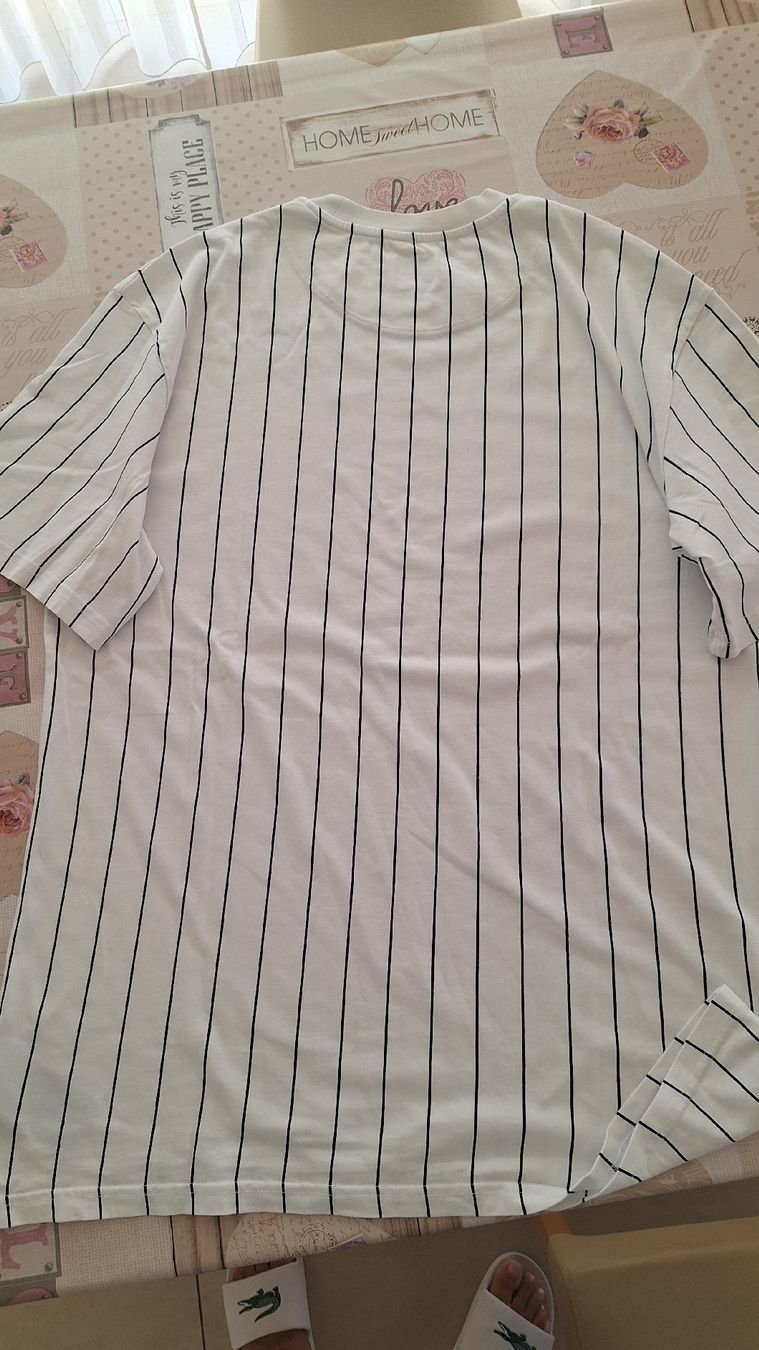 T-shirt: T'Shirt – Nuovo (secondo la descrizione) da Dintikon venduto da lec_89sx