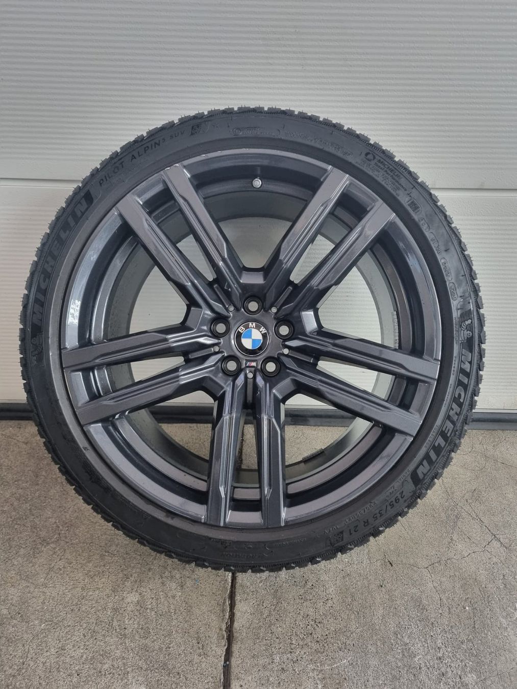 BMW Pneus & Roues: BMW X6M Competition Winterräder – D'occasion à Kirchdorf AG par Cartastic_AG 4