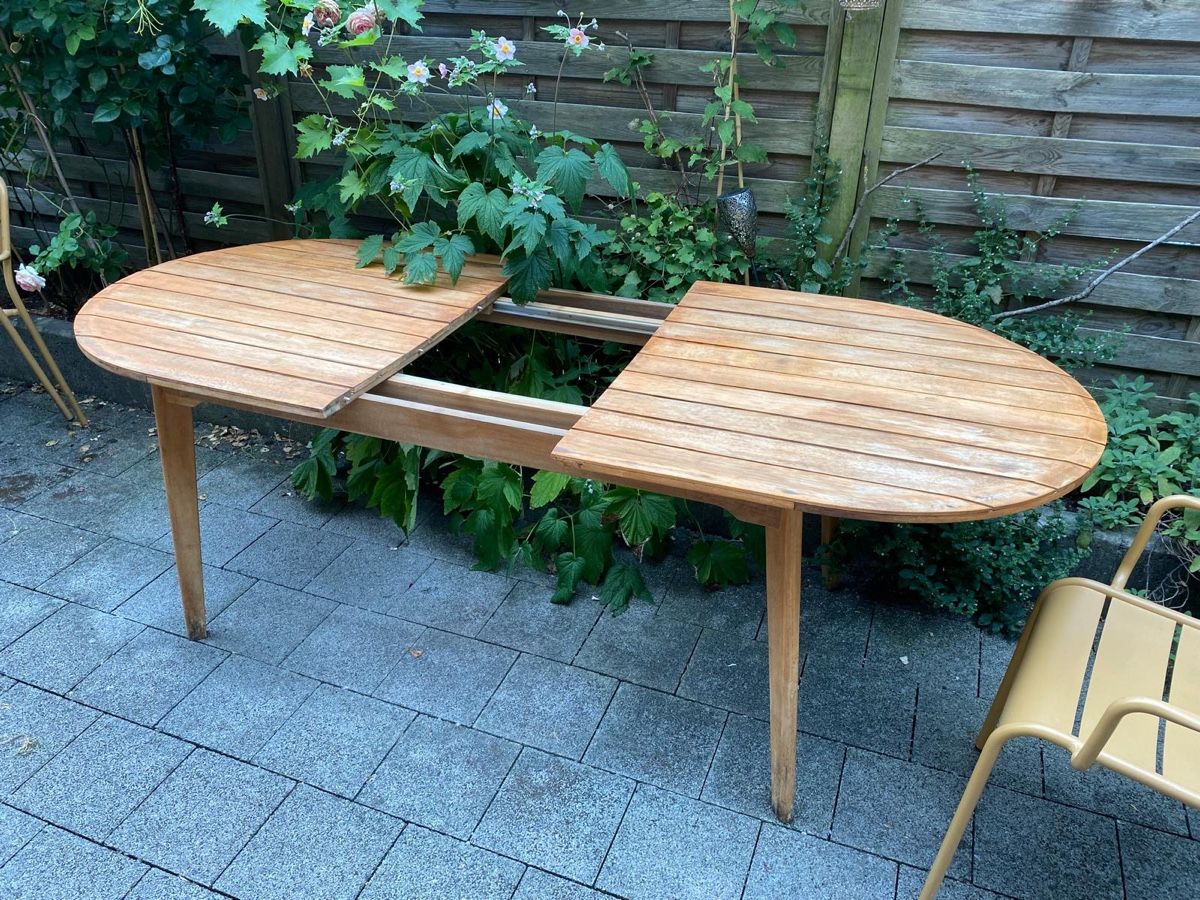 Tische: Gartentisch aus Holz – Gebraucht aus St. Gallen von Kollision 5