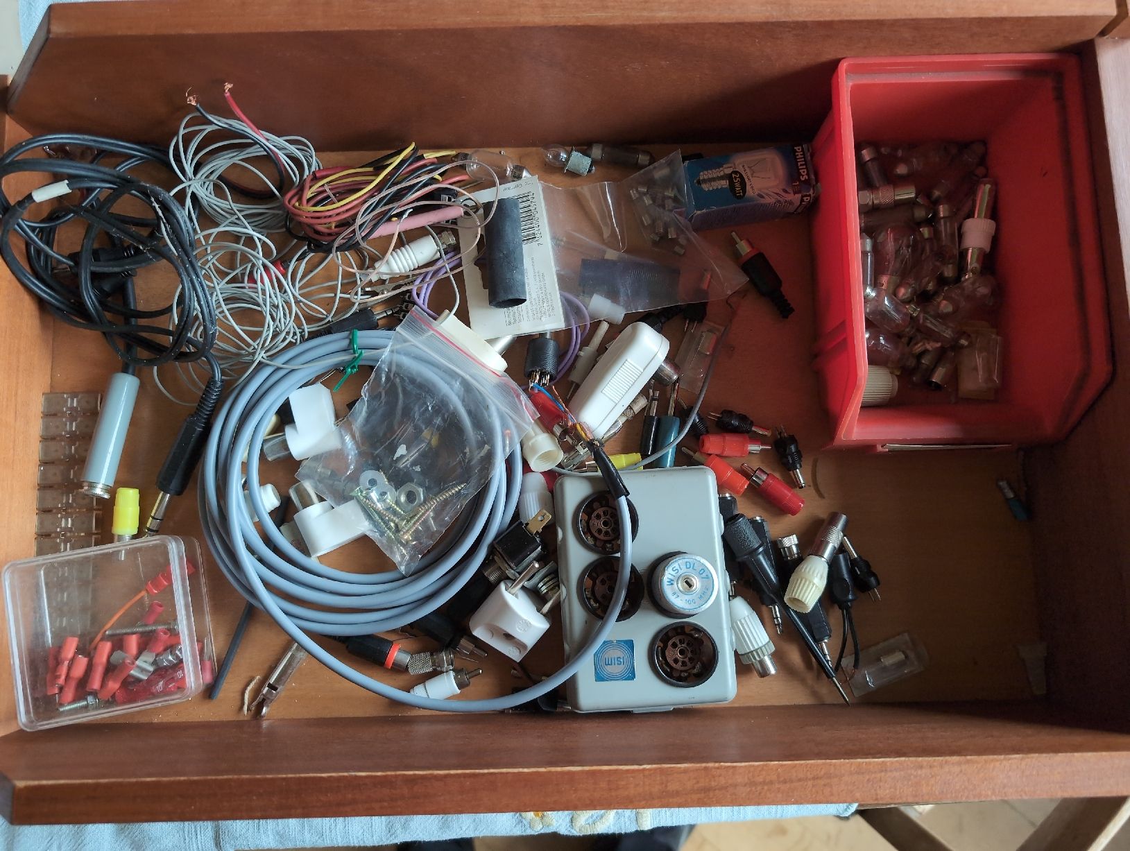 Componenti elettronici: Diverse Elektronik-Teile / Bastlerware – Usato da Aeugst am Albis venduto da Andyw