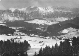 Schwarzenegg (BE) Verschneites Dorf Blick Sigriswilergrat G