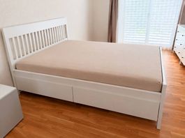 Neuwertiges IKEA IDANÄS Bett 160x200 inkl. LÖNSET Lattenrost
