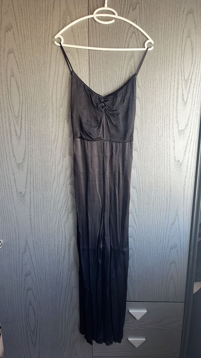 Bershka Pantaloni: Combinaison pantalon fluide noire – Usato da Le Locle venduto da Ophelhugy
