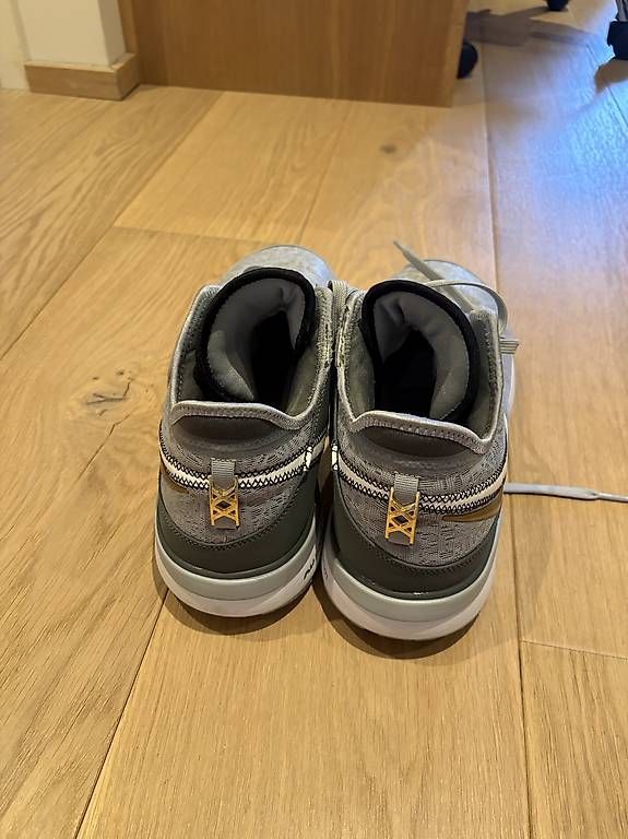 Scarpe da uomo: Chaussures de basket - Nike LBJ taille 47.5 – Usato da Geneve venduto da tom_d7f8 2