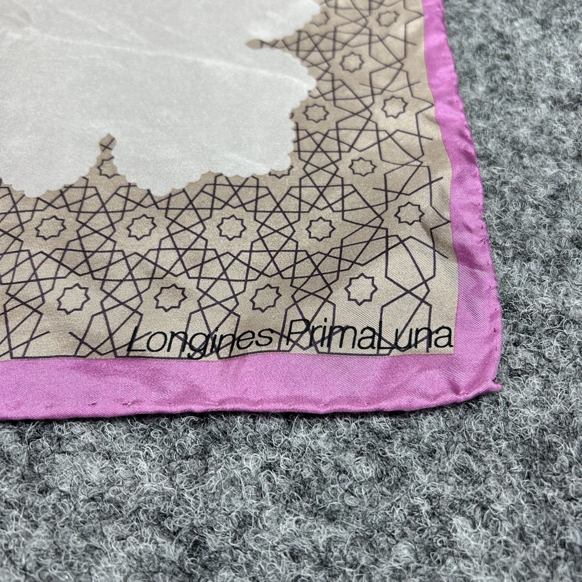 Foulards, Tücher & Schals:  Longines PrimaLuna scarf silk  – Neu (gemäss Beschreibung) aus La Sagne NE von Matlasape 1