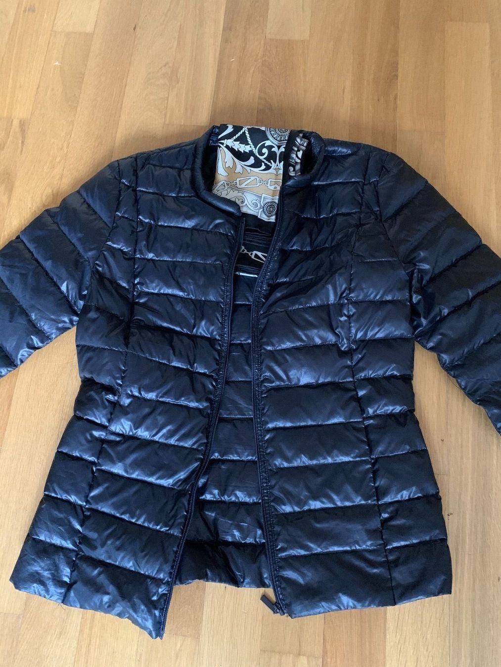 Jacken: Jacke Besonders cool und sportlich – Neu (gemäss Beschreibung) aus Adliswil von Jessik0 1
