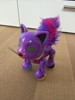Voll funktionsfähige Roboterkatze, reagiert und spielt