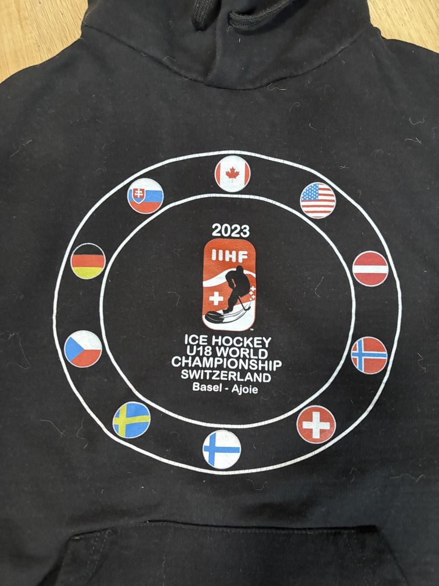 Maglioni & Felpe: Kaputzenpullover U-18Eishockey-WM 2023 – Usato da Gossau ZH venduto da urselini 1
