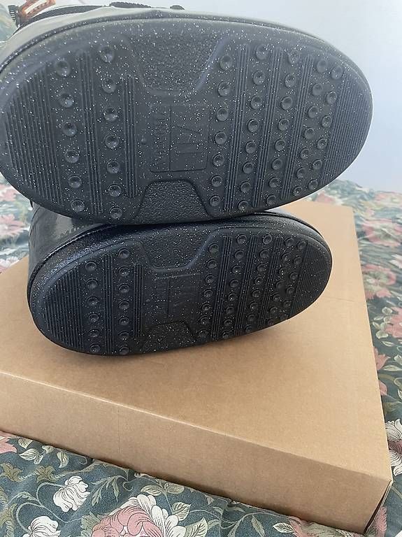 Moon Boot Scarpe da donna: Botte MoonBoot Glitter neuf size 39/41 – Nuovo e nell'imballaggio originale da Genève venduto da rac_pc86 2