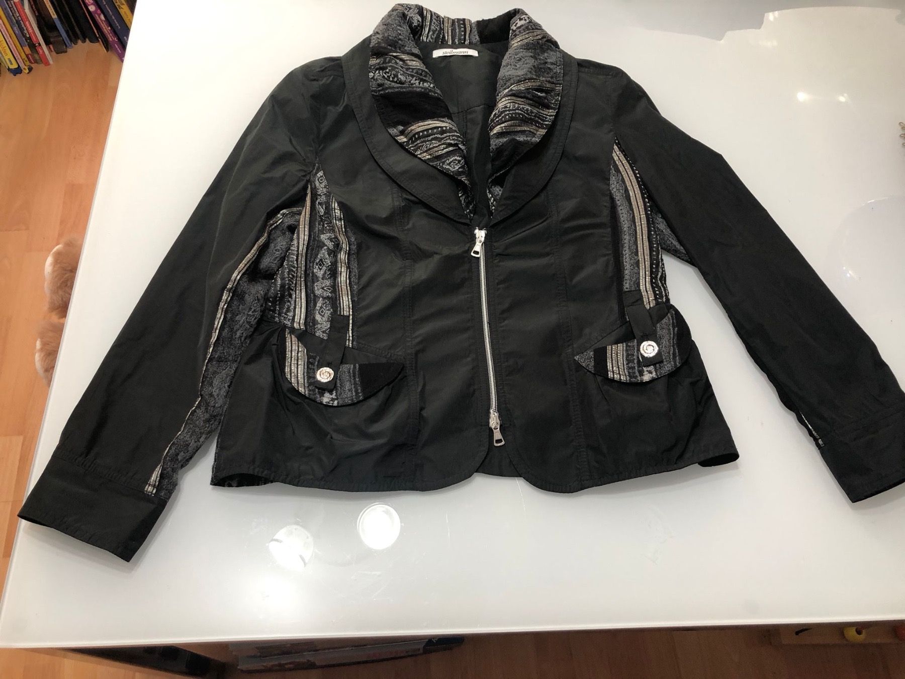 Giacche: Hübsche Damenjacke von Steilmann Gr. 40 – Usato da Röschenz venduto da Tashroal