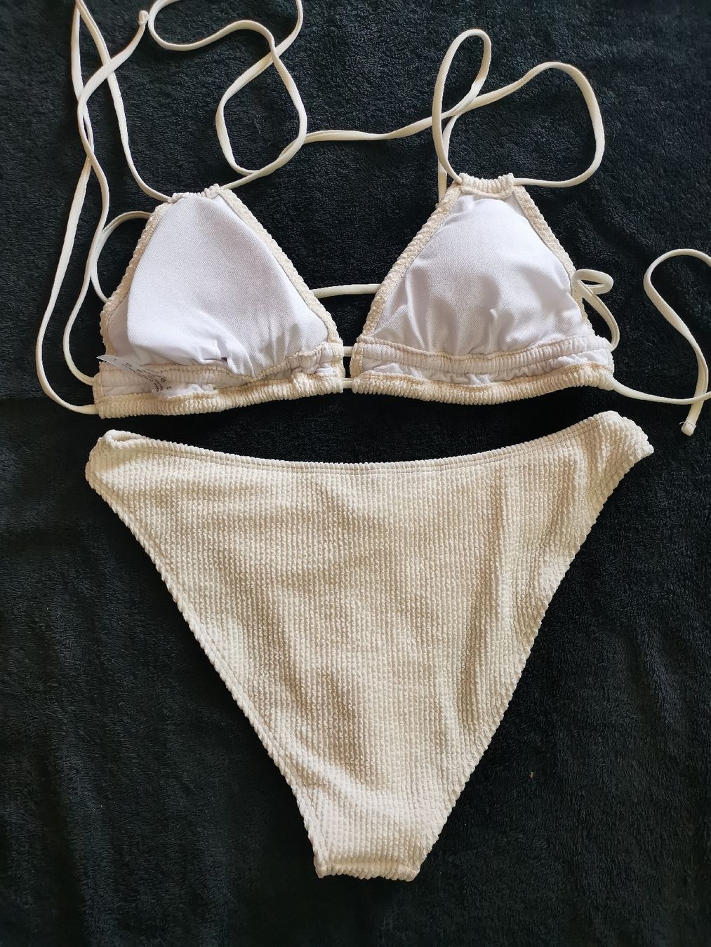 Maillots de bain & Bikinis: Bikini Gr.L, creme-farbig, modisch, Schnäppchen – Neuf (Voir description) à Jona par baccara55 2