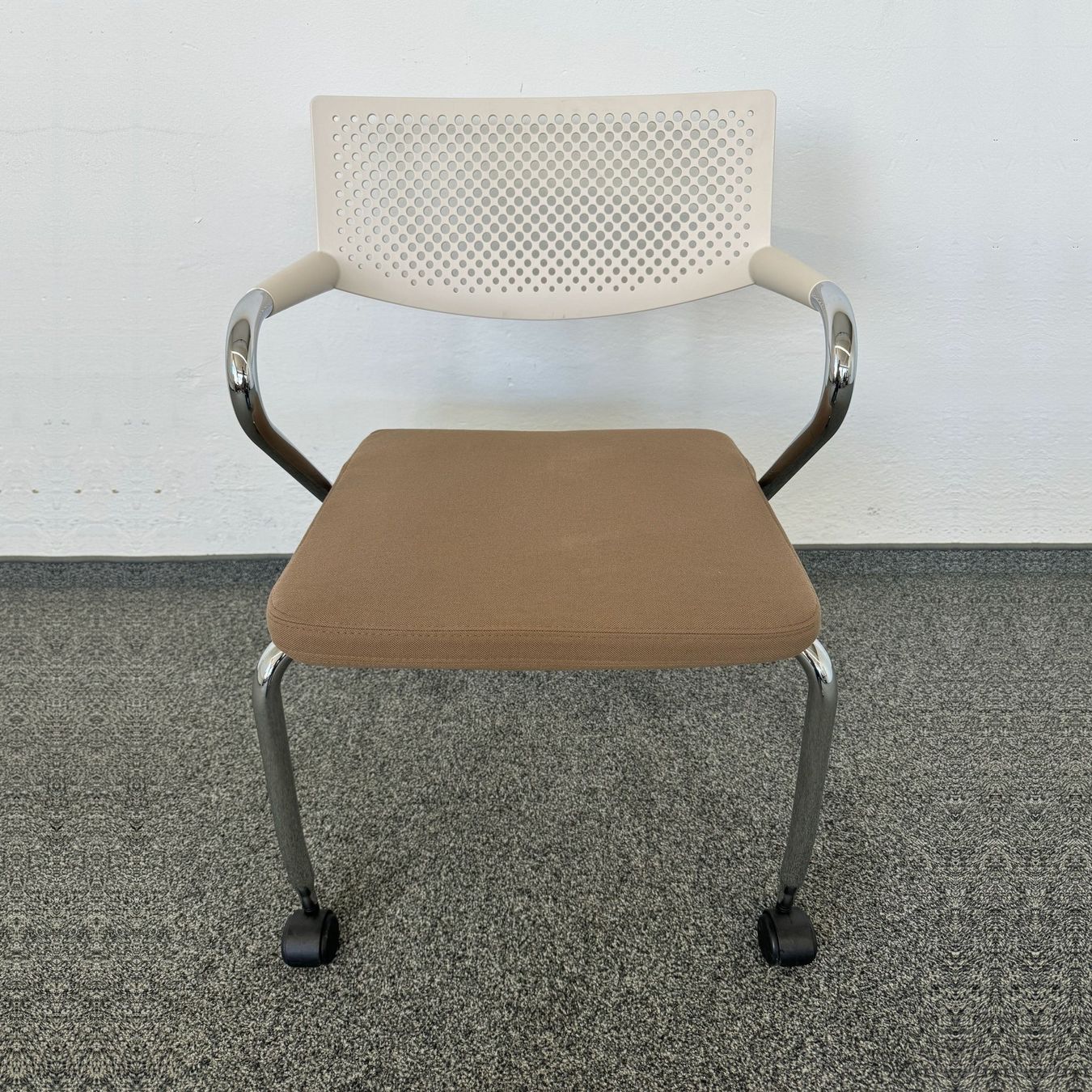 Vitra Sedie: Vitra Visaroll 2 Stuhl Cognac – Usato da Schönenwerd venduto da mcofficeshop