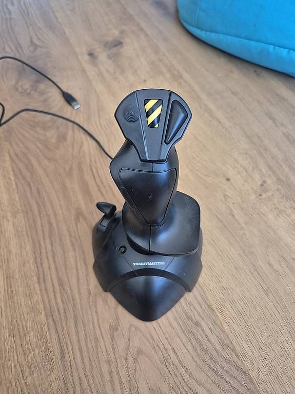Controller: Thrustmaster USB Joystick – Gebraucht aus Frauenfeld von Sttmusic