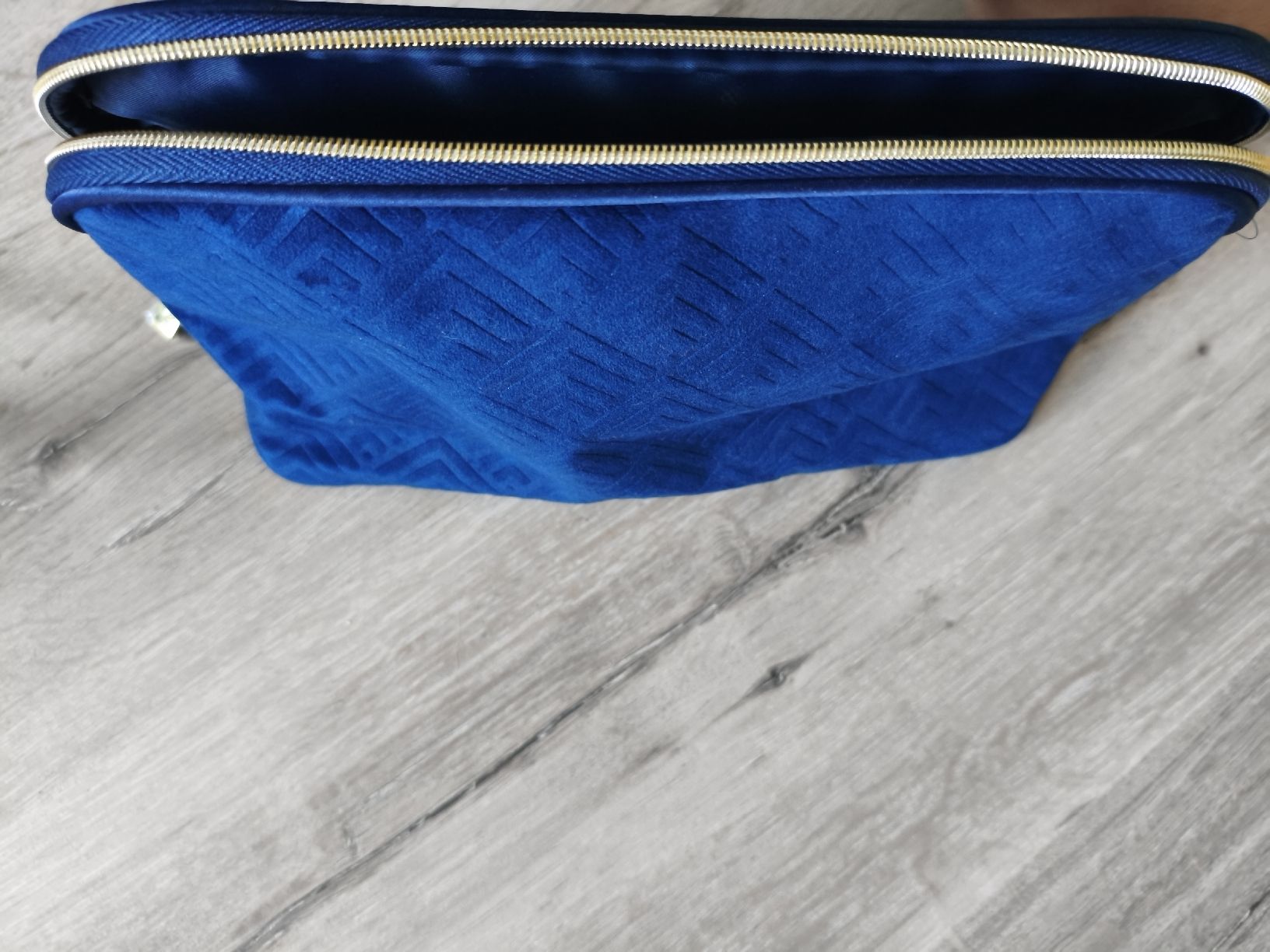 Estée Lauder Custodie per cosmetici: pochette Trousse Estee Lauder  – Nuovo (secondo la descrizione) da Bioggio venduto da OresteIronix