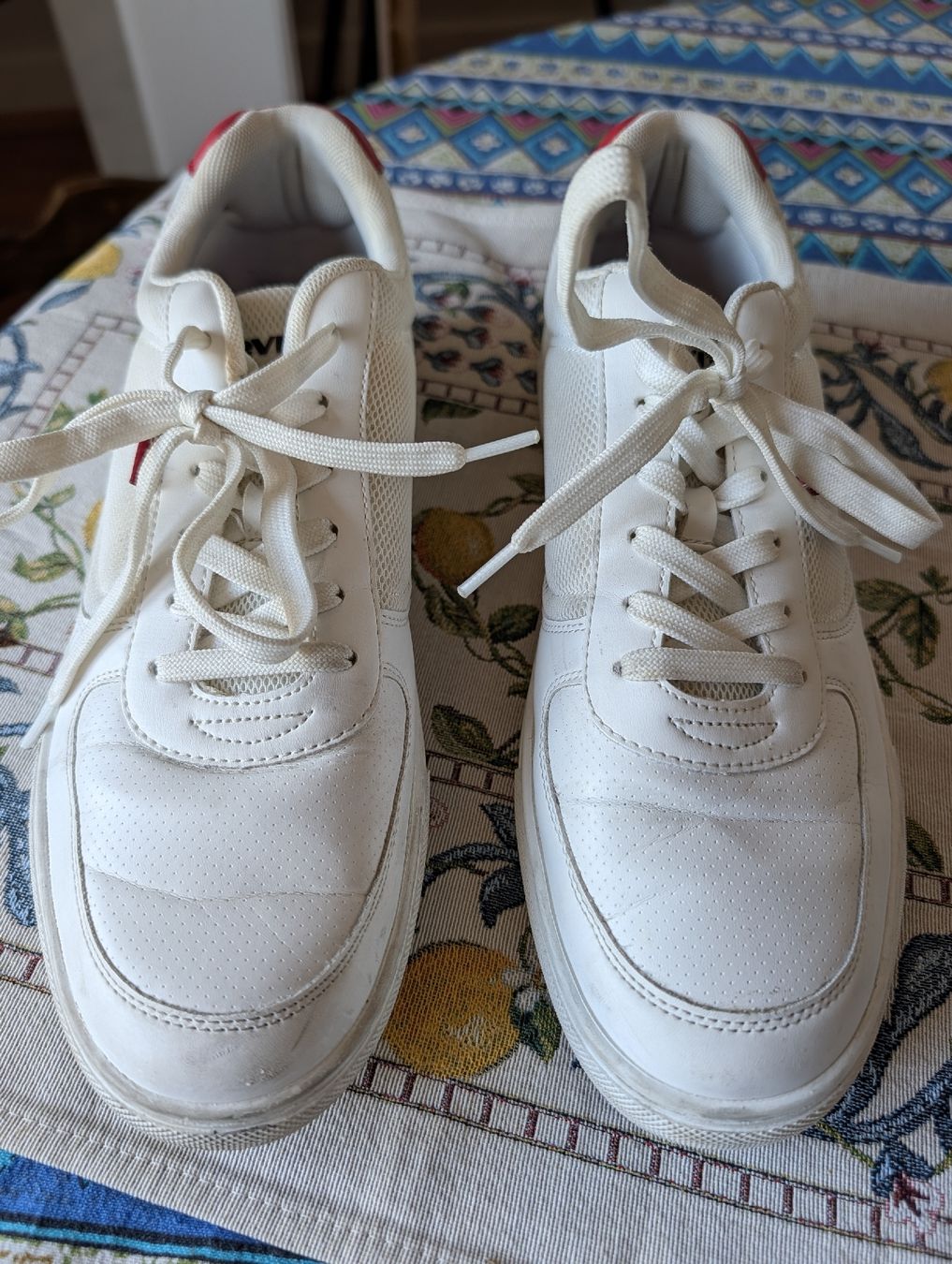 Levi's Scarpe da uomo: Levi's Sneakers White Size 44 Men, Used – Usato da Zürich venduto da jor_68rp 1